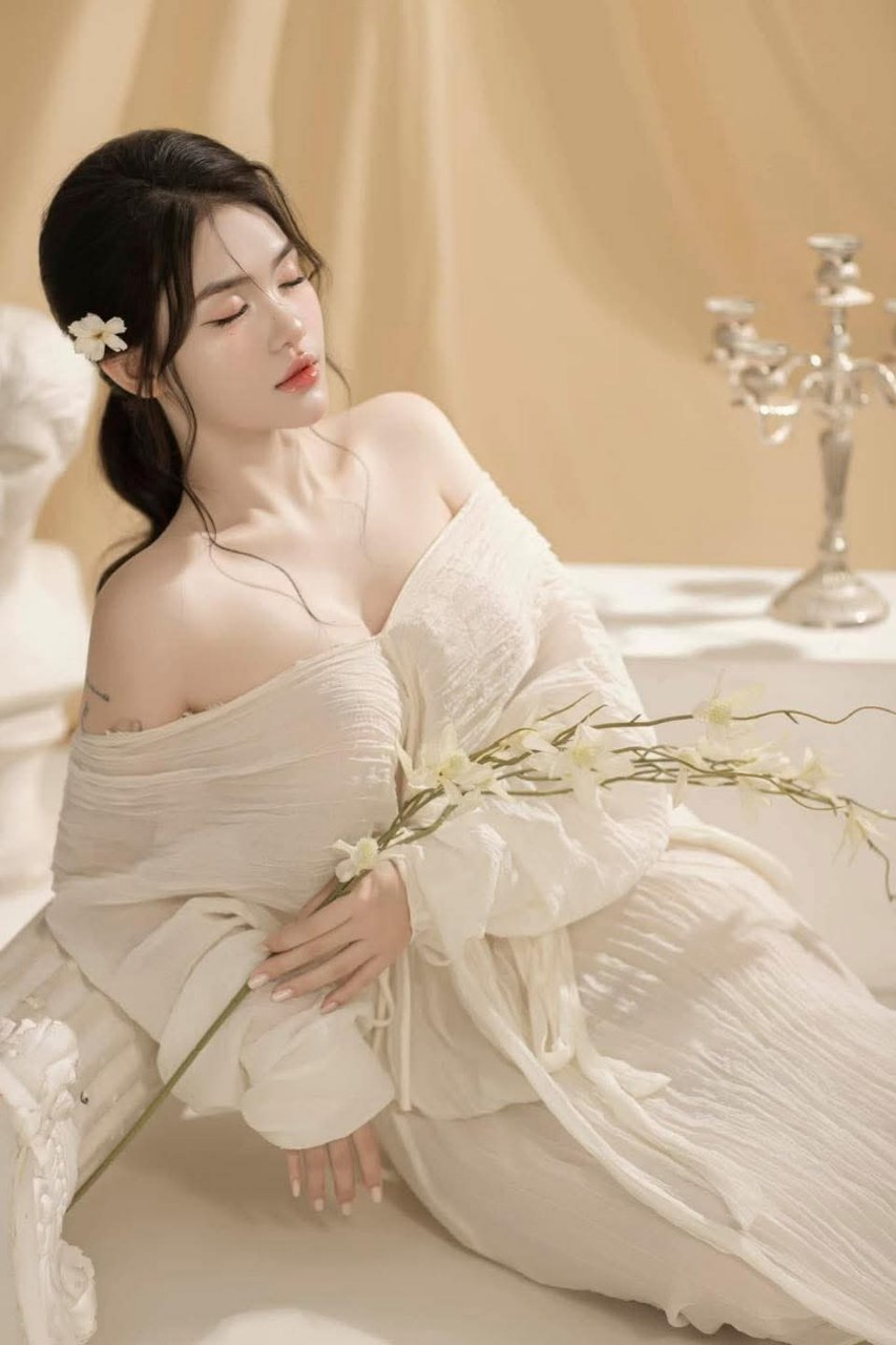 Bữa tiệc dành cho các cô gái nguyên bản