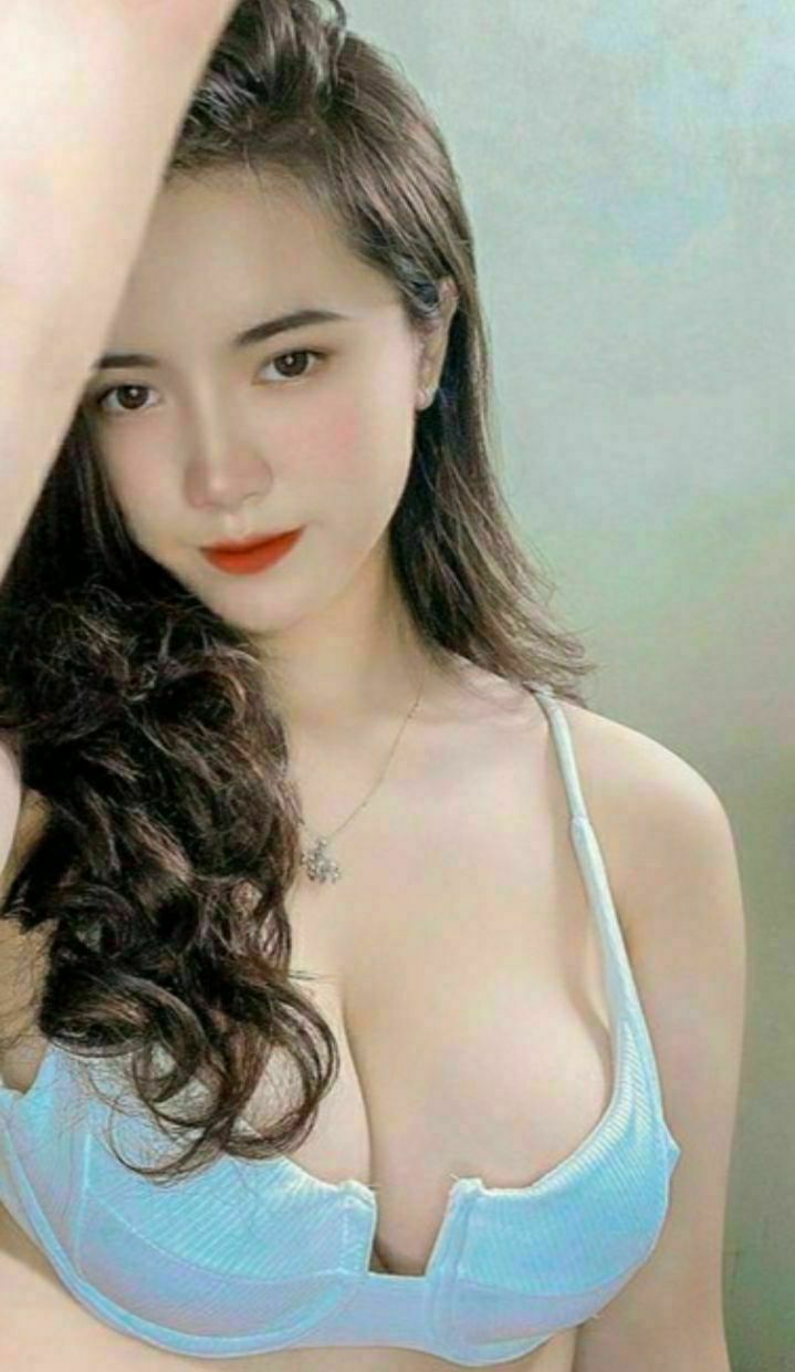 "Cô gái JK dễ thương" hét lên và vừa dâm đãng vừa quyến rũ...- Diễn viên chính Cola